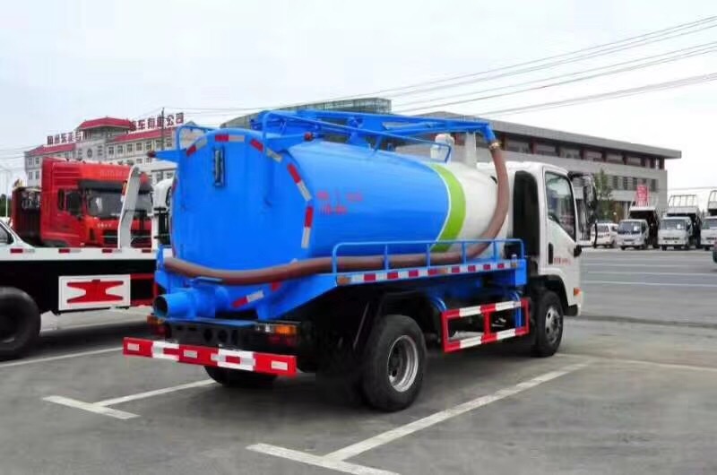 大運(yùn)5方吸糞車