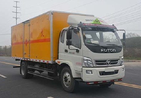 福田奧鈴6.2米易燃液體廂式運(yùn)輸車