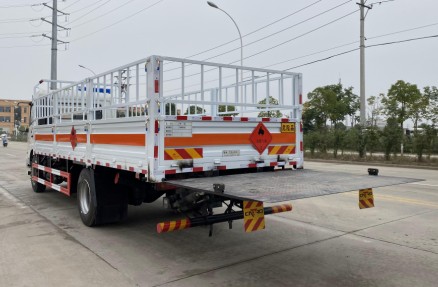 國六東風(fēng)天錦6.2米/6.6米氣瓶運輸車_湖北楚勝汽車