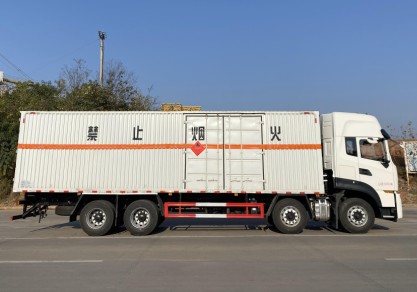 國六東風(fēng)天龍9.4米易燃液體危險品廂式運輸車
