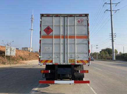 國六東風(fēng)天龍9.4米易燃液體危險品廂式運輸車