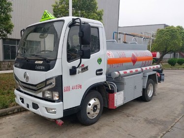 國六東風多利卡藍牌加油車/運油車