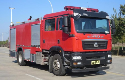 汕德卡單橋水罐消防車