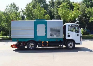 國(guó)六東風(fēng)小多利卡后置吸塵車(chē)_凱力風(fēng)牌KLF5071TXCE6型吸塵車(chē)